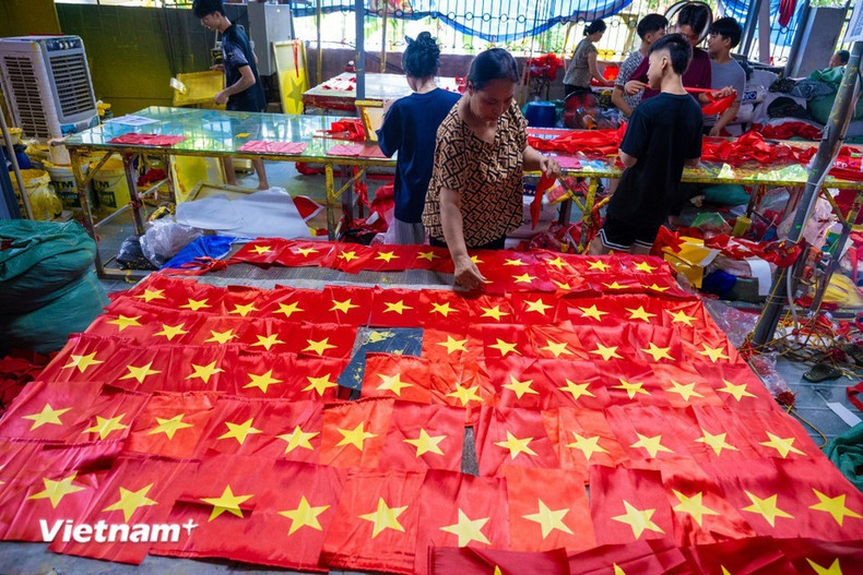 Los productores trabajan a plena capacidad para satisfacer la demanda nacional. (Foto: VNA) Los productores trabajan a plena capacidad para satisfacer la demanda nacional. (Foto: VNA)