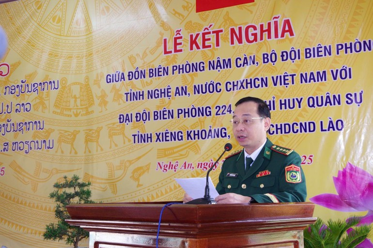 El coronel Nguyen Van Hau, jefe político del Mando de la Guardia Fronteriza de Nghe An, interviene en la ceremonia. El coronel Nguyen Van Hau, jefe político del Mando de la Guardia Fronteriza de Nghe An, interviene en la ceremonia.