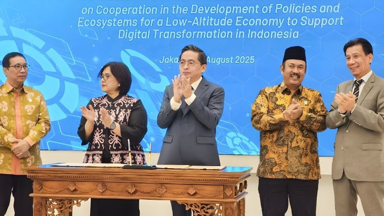 El Grupo CT y el Ministerio de Planificación del Desarrollo Nacional de Indonesia suscriben el memorando de entendimiento. El Grupo CT y el Ministerio de Planificación del Desarrollo Nacional de Indonesia suscriben el memorando de entendimiento.