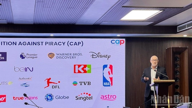 El representante de AVIA/CAP proporciona información sobre la situación de la violación de derechos de autor en el mundo, incluido Vietnam. El representante de AVIA/CAP proporciona información sobre la situación de la violación de derechos de autor en el mundo, incluido Vietnam.