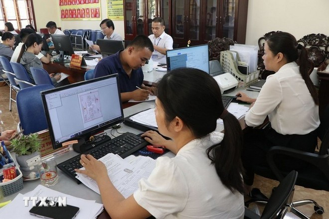 En el Centro de Servicios de Administración Pública de la comuna de Kim Thanh, ciudad de Hai Phong. (Foto: VNA) En el Centro de Servicios de Administración Pública de la comuna de Kim Thanh, ciudad de Hai Phong. (Foto: VNA)