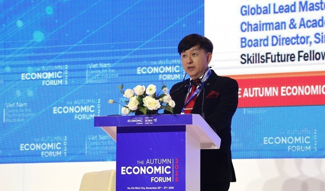 Thomas Sim, presidente de la Federación Internacional de Asociaciones de Transporte de Carga, habla en una sesión del Foro Económico de Otoño. (Foto: VNA)