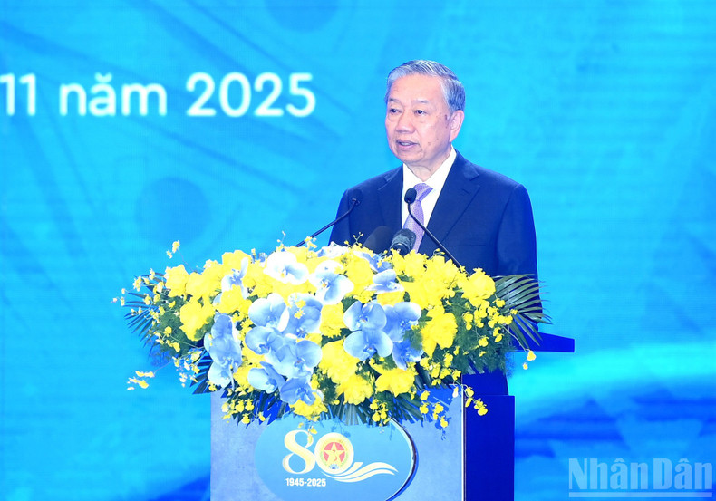 El secretario general del PCV, To Lam interviene en la ceremonia.