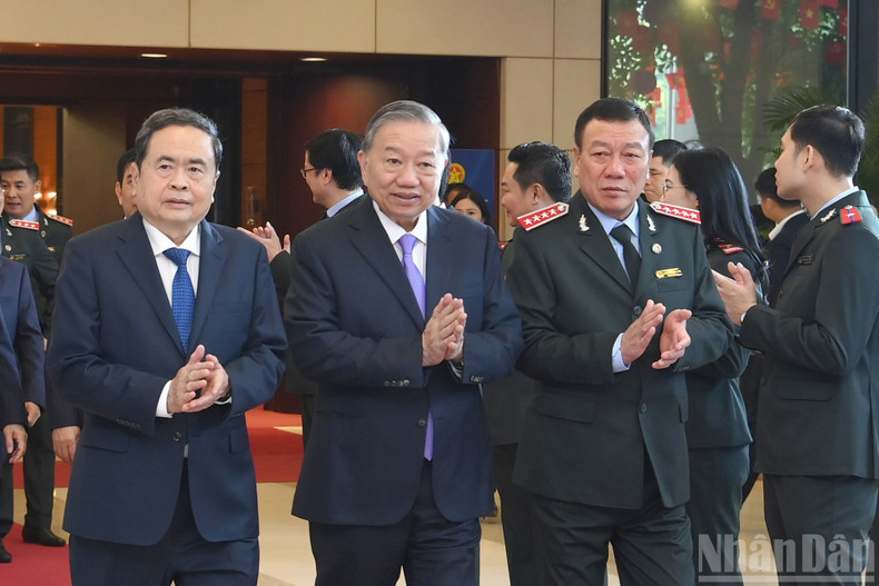 El secretario general del PCV, To Lam y el presidente de la AN, Tran Thanh Man, en la cita.