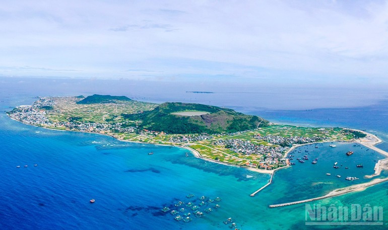 Isla Ly Son, núcleo del turismo marítimo e insular de la provincia de Quang Ngai. Isla Ly Son, núcleo del turismo marítimo e insular de la provincia de Quang Ngai.