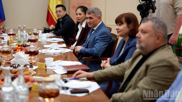 La República de Chuvasia desea y está dispuesta a cooperar con las localidades vietnamitas en el ámbito turístico. La República de Chuvasia desea y está dispuesta a cooperar con las localidades vietnamitas en el ámbito turístico.
