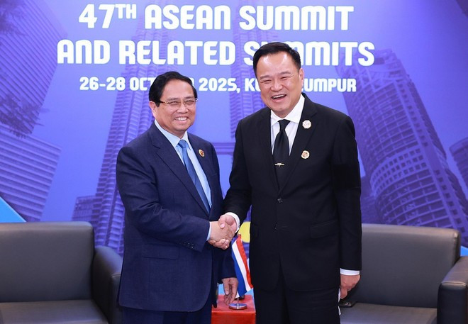 El primer ministro de Vietnam, Pham Minh Chinh, y su homólogo de Tailandia, Anutin Charnvirakul. (Foto: VNA) El primer ministro de Vietnam, Pham Minh Chinh, y su homólogo de Tailandia, Anutin Charnvirakul. (Foto: VNA)