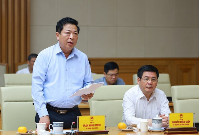 El ministro de Construcción, Tran Hong Minh, habla en el evento. (Foto: VNA)