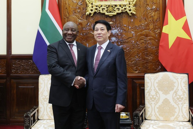 El presidente de Vietnam, Luong Cuong, y su homólogo sudafricano, Matamela Cyril Ramaphosa. (Foto: VNA) El presidente de Vietnam, Luong Cuong, y su homólogo sudafricano, Matamela Cyril Ramaphosa. (Foto: VNA)