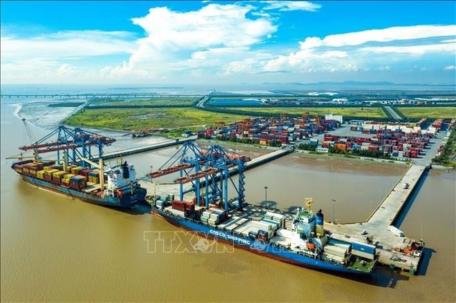 Descarga de mercancías en el Puerto de Hai Phong - Imagen ilustrativ.a (Foto: VNA) Descarga de mercancías en el Puerto de Hai Phong - Imagen ilustrativ.a (Foto: VNA)