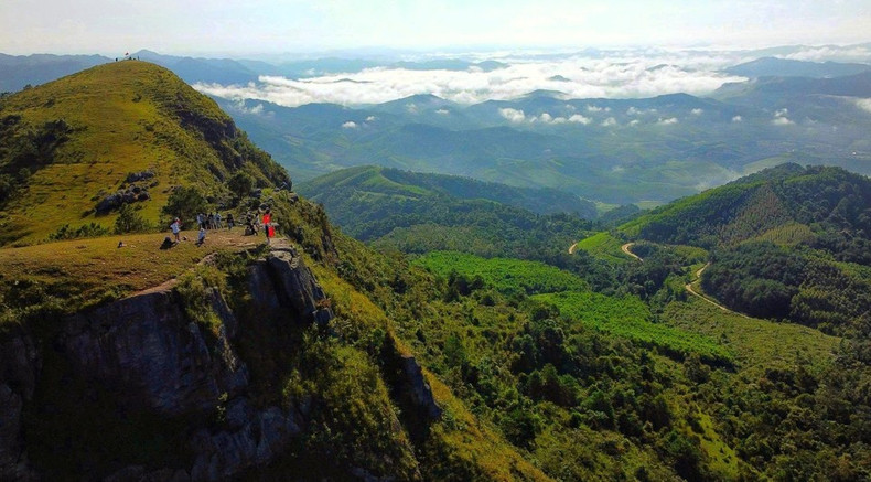 Ubicada a más de 1.000 metros sobre el nivel del mar, la meseta de Dong Cao, en la comuna de Van Sơn, es conocida como la “pequeña Sa Pa”. (Foto: VNA) Ubicada a más de 1.000 metros sobre el nivel del mar, la meseta de Dong Cao, en la comuna de Van Sơn, es conocida como la “pequeña Sa Pa”. (Foto: VNA)