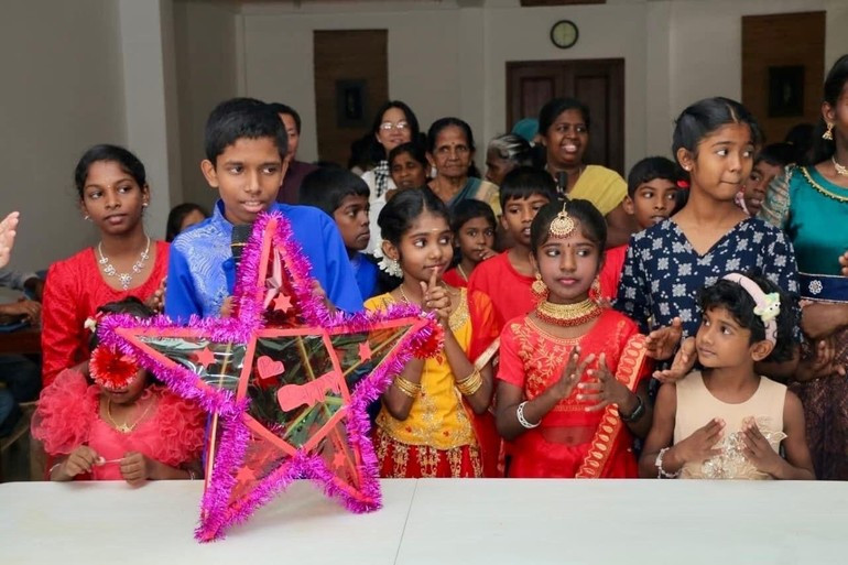 Niños de Sri Lanka y Vietnam disfrutan del Festival del Medio Otoño. (Foto: Embajada de Vietnam en Sri Lanka) Niños de Sri Lanka y Vietnam disfrutan del Festival del Medio Otoño. (Foto: Embajada de Vietnam en Sri Lanka)