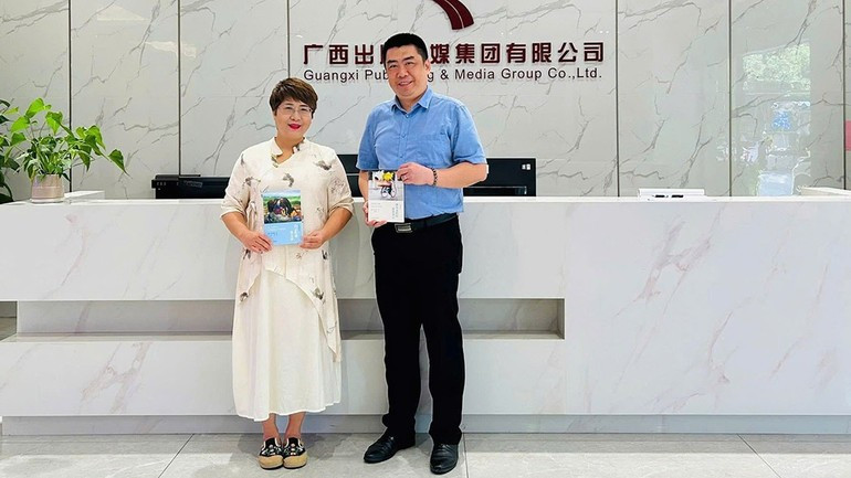 Nguyen Le Chi, representante de Chibooks, en el Grupo Editorial y de Medios de Comunicación de Guangxi. Nguyen Le Chi, representante de Chibooks, en el Grupo Editorial y de Medios de Comunicación de Guangxi.