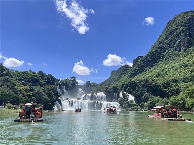 La belleza de la cascada Ban Gioc en la provincia norvietnamita de Cao Bang. (Foto: VNA) La belleza de la cascada Ban Gioc en la provincia norvietnamita de Cao Bang. (Foto: VNA)