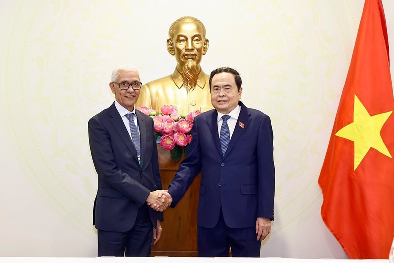 El presidente de la Asamblea Nacional de Vietnam, Tran Thanh Man, recibió a Rachid Talbi El Alami, titular de la Cámara de Representantes de Marruecos, quien asistió a la Conferencia del Comité Ejecutivo de la Unión Parlamentaria Francófona (APF) y al Foro de Cooperación Parlamentaria Francófona sobre agricultura sostenible, seguridad alimentaria y respuesta al cambio climático (Can Tho, 21 de enero de 2025). (Foto: VNA) El presidente de la Asamblea Nacional de Vietnam, Tran Thanh Man, recibió a Rachid Talbi El Alami, titular de la Cámara de Representantes de Marruecos, quien asistió a la Conferencia del Comité Ejecutivo de la Unión Parlamentaria Francófona (APF) y al Foro de Cooperación Parlamentaria Francófona sobre agricultura sostenible, seguridad alimentaria y respuesta al cambio climático (Can Tho, 21 de enero de 2025). (Foto: VNA)