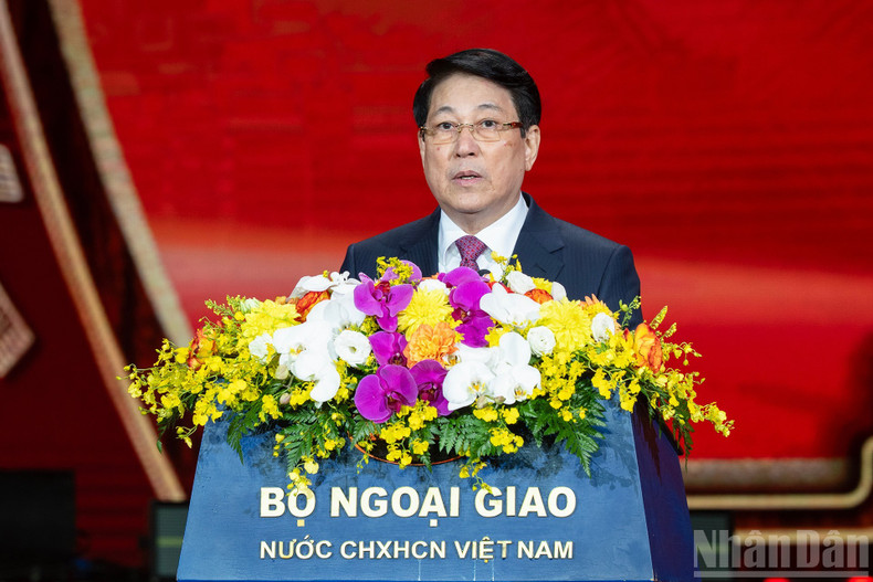 El presidente Luong Cuong pronuncia un discurso.