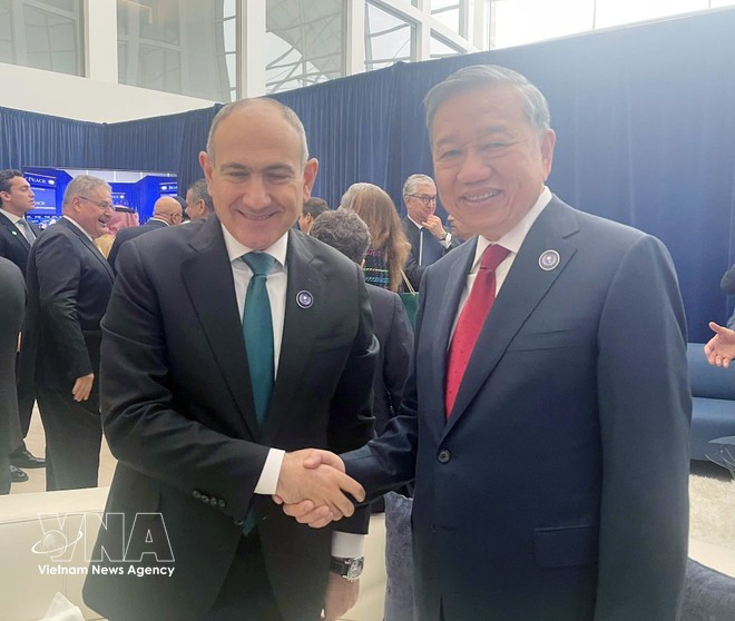 El secretario general del PCV, To Lam, se reúne con líderes de varios países con motivo de la sesión inaugural de la Junta de Paz para Gaza en Estados Unidos. (Foto: VNA)