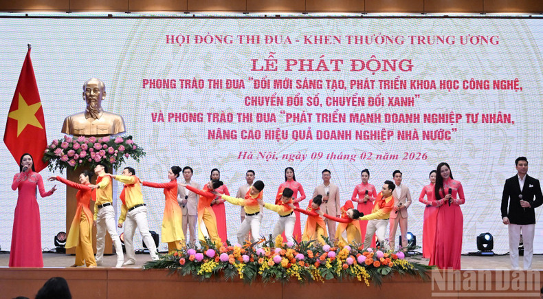 Programa artístico de bienvenida a la ceremonia de lanzamiento.