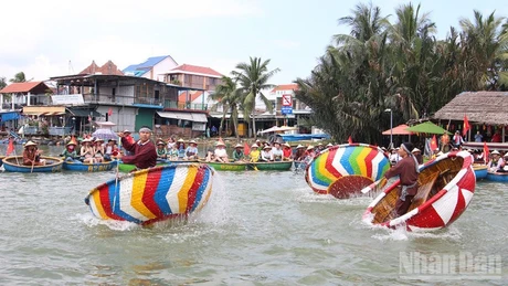 Da Nang: Paseo turístico por bosque de cocos en barcas con forma de cesta