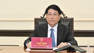 [Foto] Presidente de Vietnam mantiene conversación telefónica con su homólogo de Corea del Sur