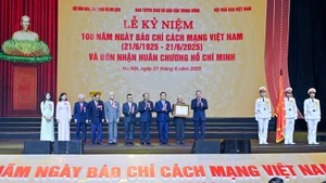 [Foto] Ceremonia conmemorativa con motivo del centenario de la Prensa Revolucionaria de Vietnam