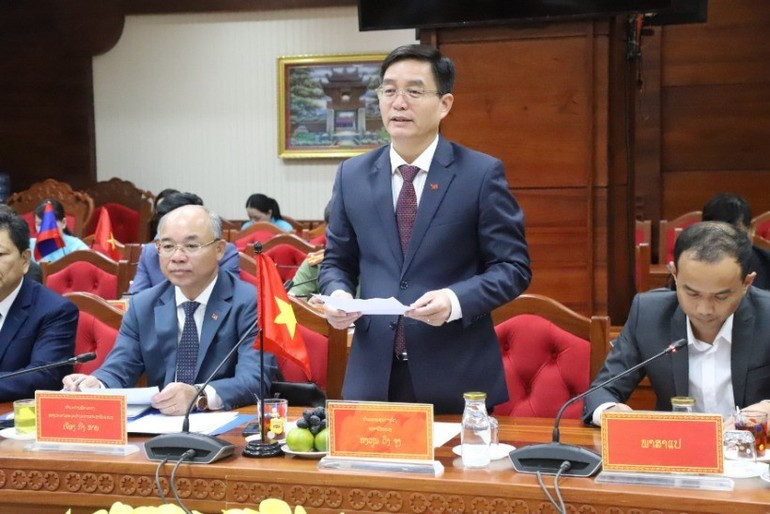 El secretario del Comité del Partido Comunista de Vietnam en Dak Lak, Nguyen Dinh Trung, interviene en la cita. (Fotografía: Nhan Dan) El secretario del Comité del Partido Comunista de Vietnam en Dak Lak, Nguyen Dinh Trung, interviene en la cita. (Fotografía: Nhan Dan)