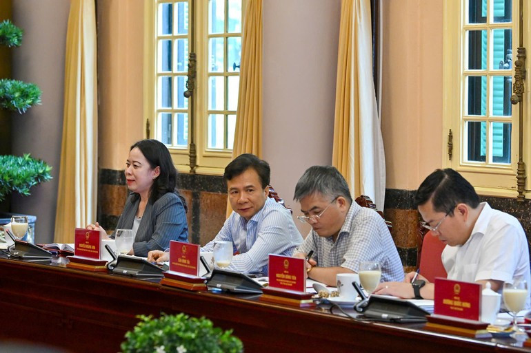 La vicepresidenta Vo Thi Anh Xuan en la reunión. La vicepresidenta Vo Thi Anh Xuan en la reunión.