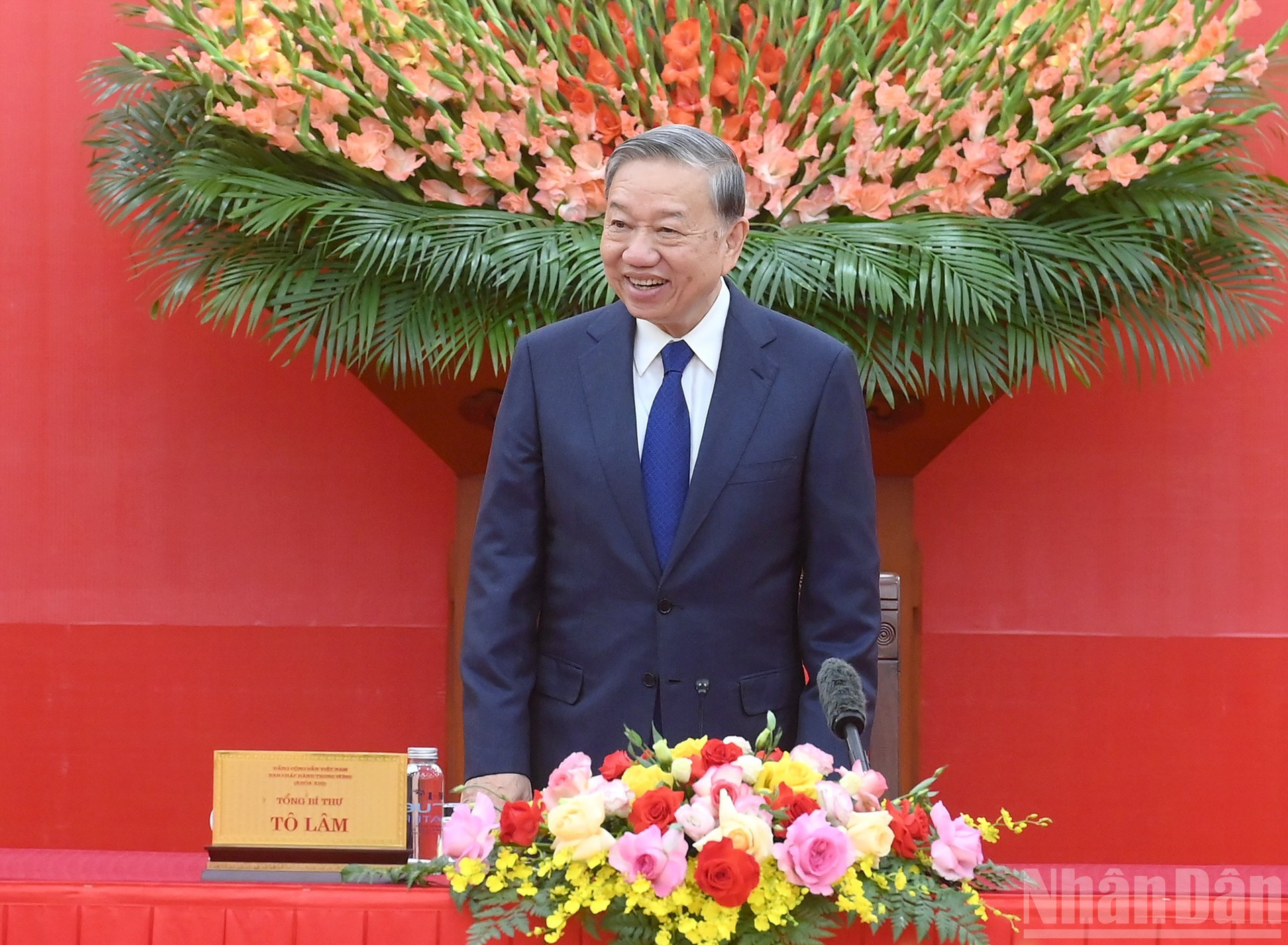 To Lam interviene en la cita.