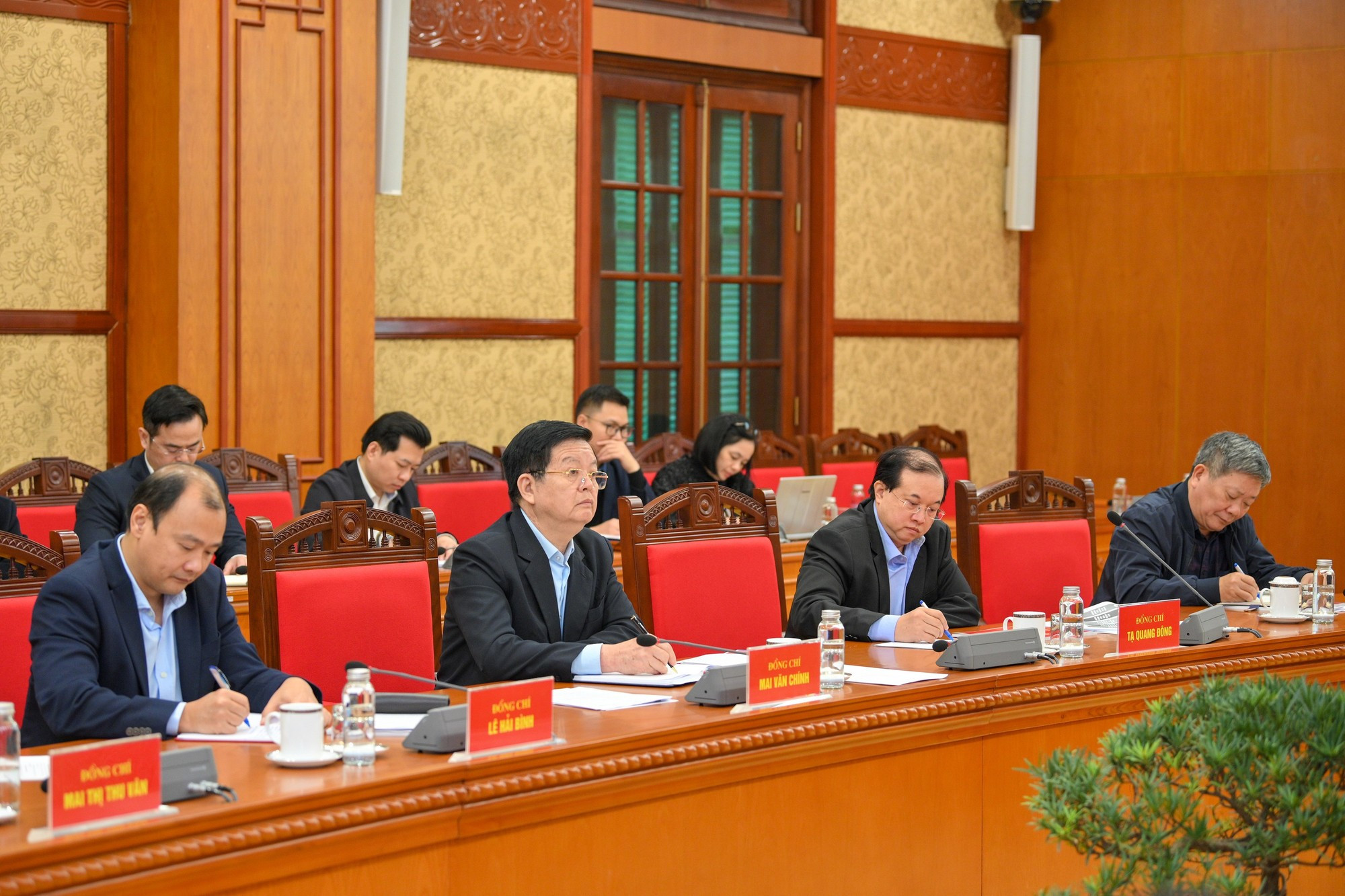 Asistentes en la cita.