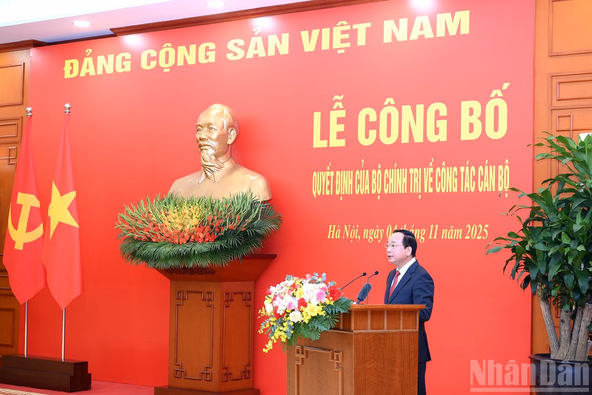 Trinh Van Quyet, jefe de la Comisión de Propaganda y Movilización de Masas del Comité Central del PCV, habla en el evento.