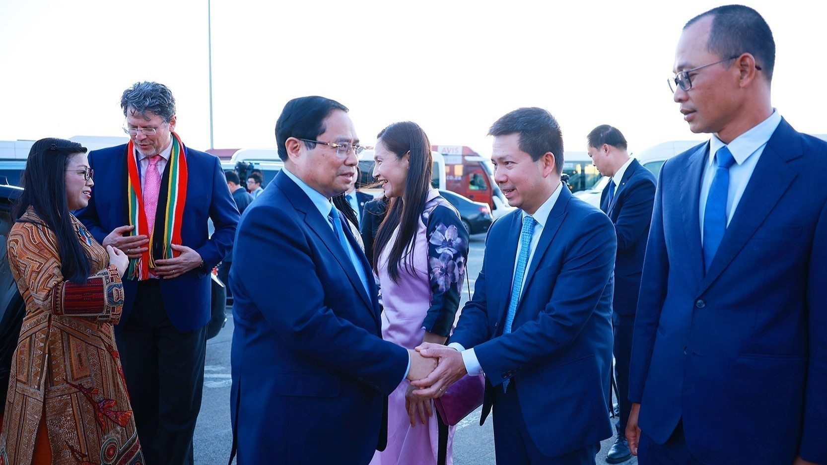 [Foto] Premier vietnamita concluye su visita para asistir a Cumbre del G20 en Sudáfrica