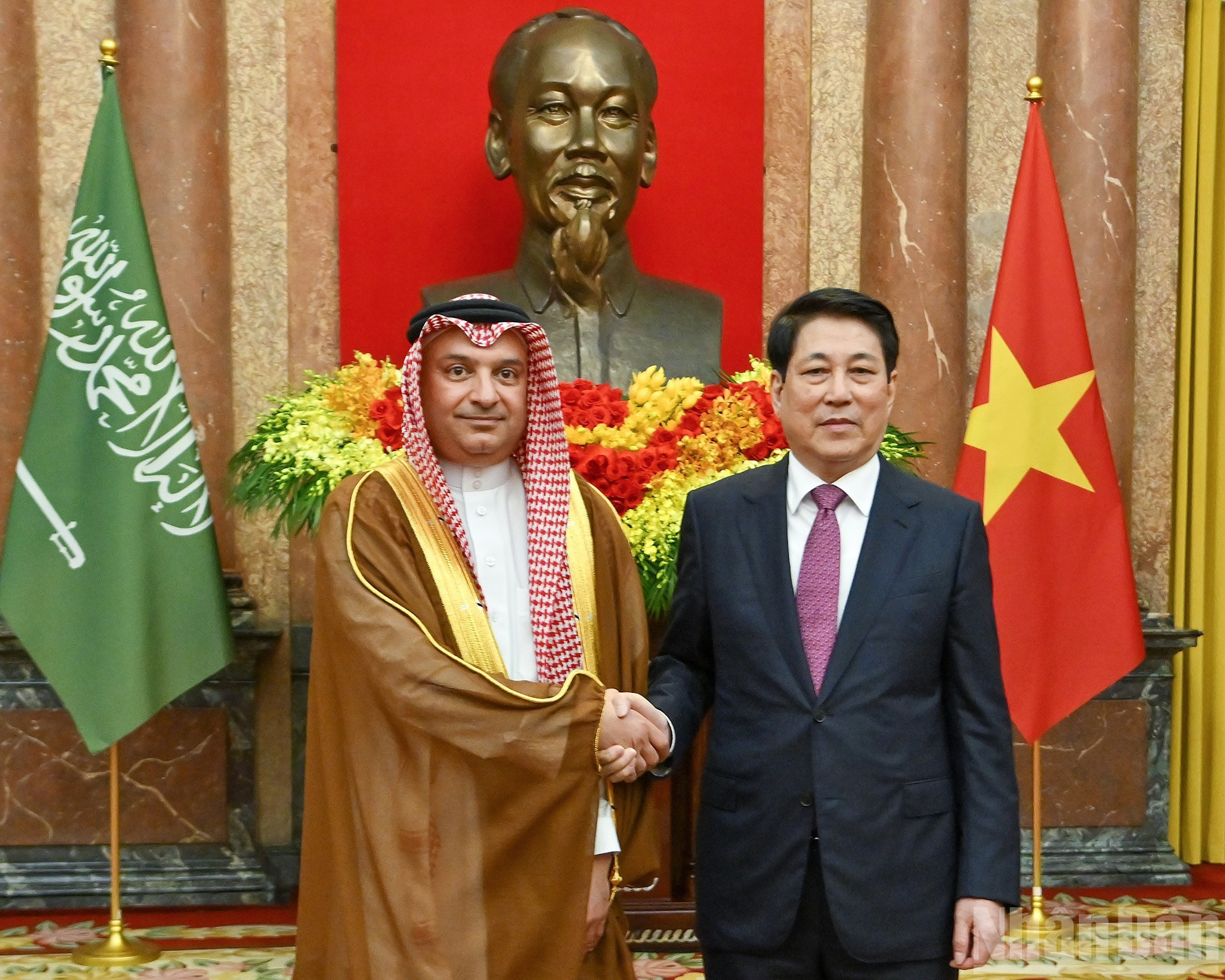 Luong Cuong y Thamer Mohammed A. Algosaibi.