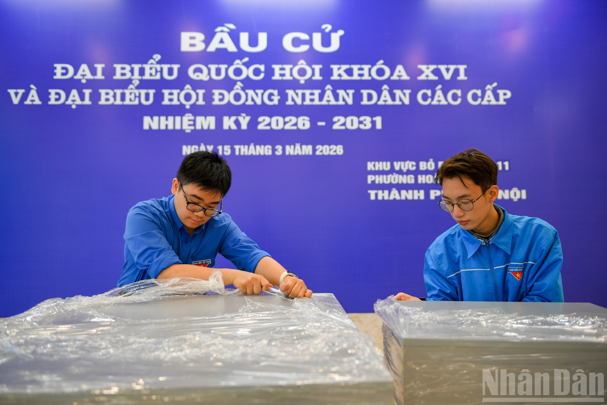 Los últimos preparativos de la unidad electoral número 3 del barrio de Hoan Kiem han concluido.