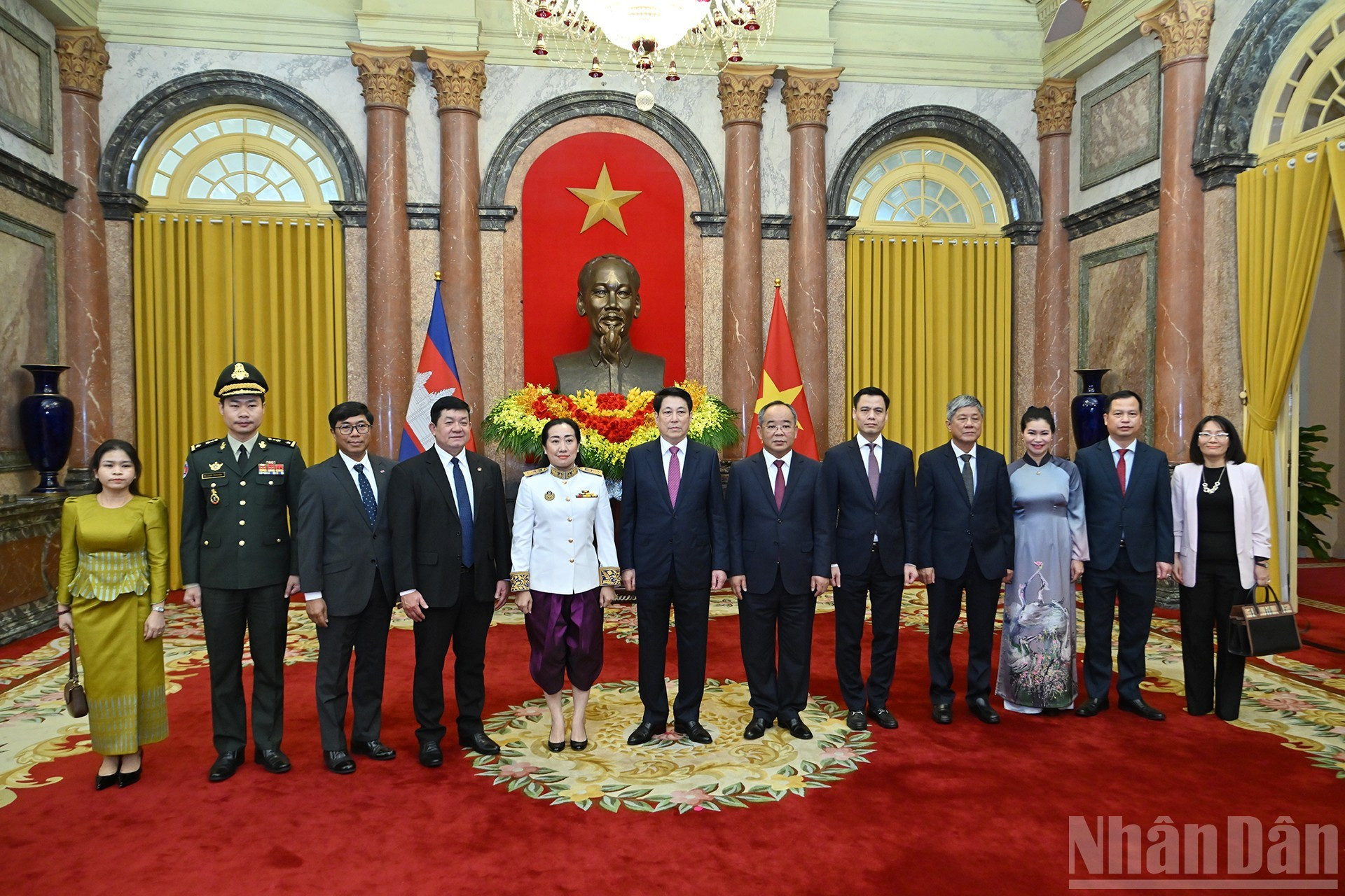 Los delegados vietnamitas y camboyanos en la cita.