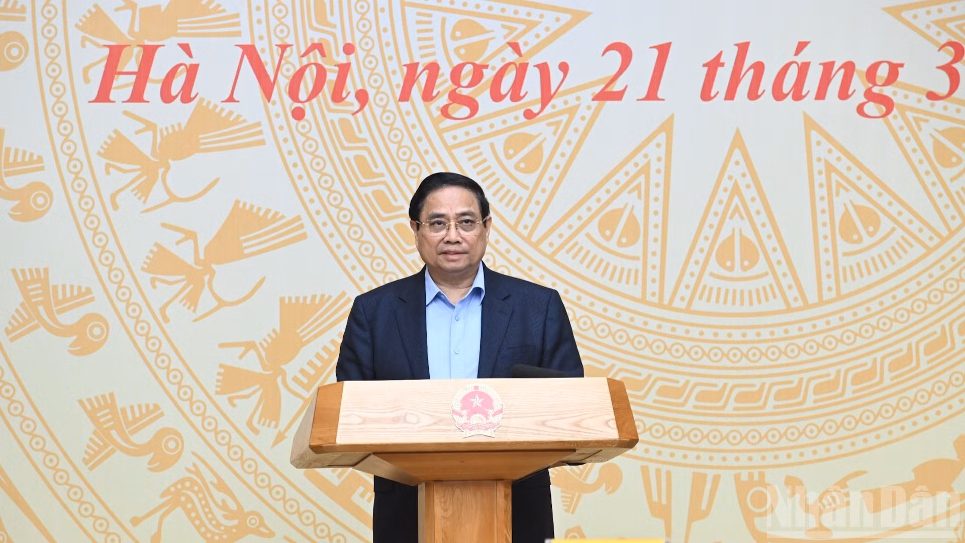 El primer ministro de Vietnam, Pham Minh Chinh, habla en el evento.