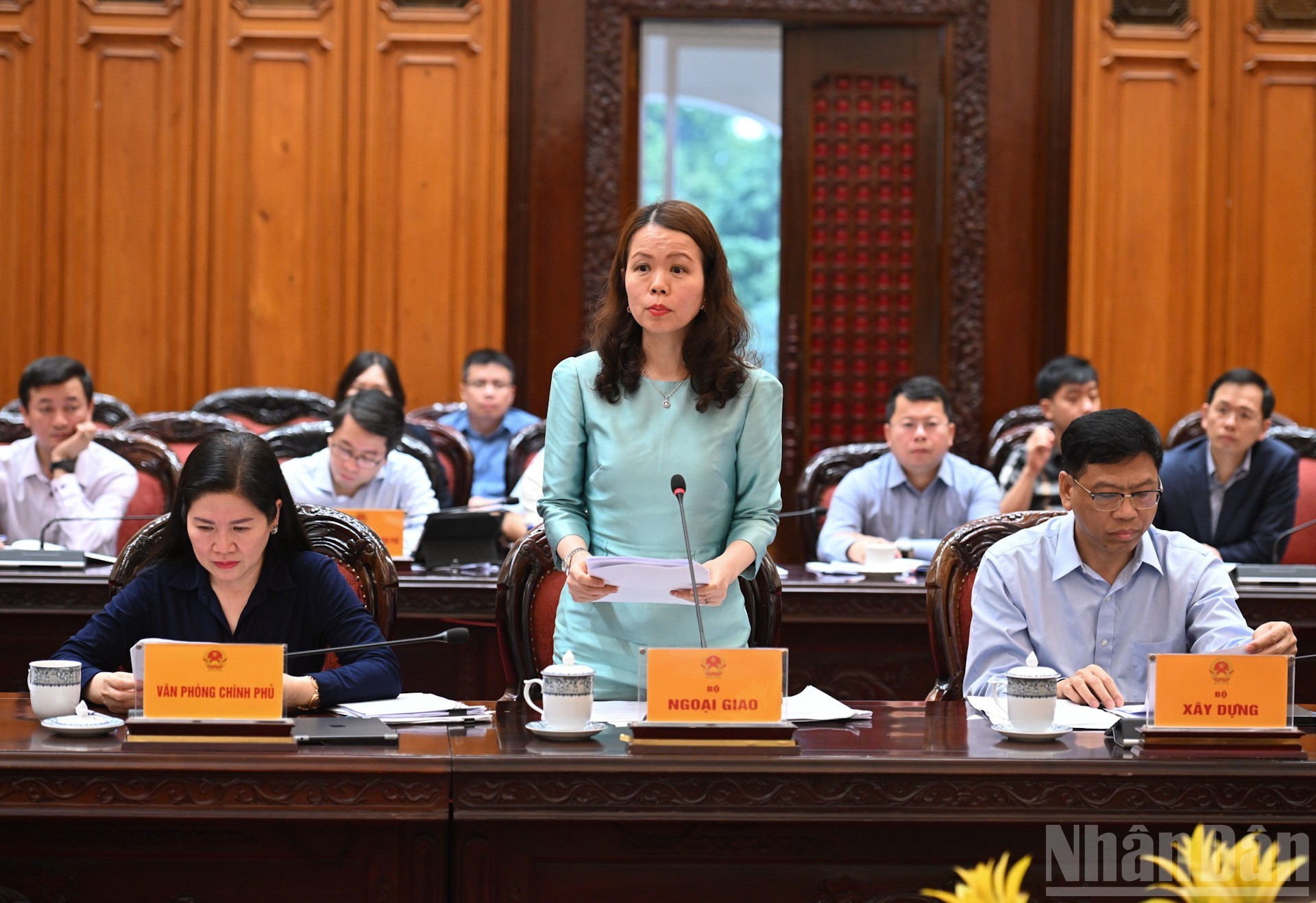 Nguyen Minh Hang, viceministra de Relaciones Exteriores, habla en el evento.