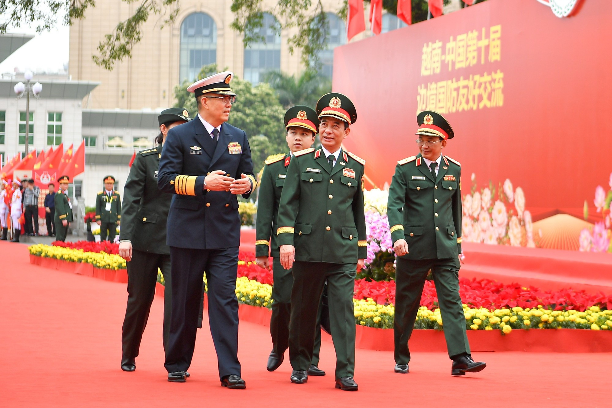 Ambos ministros en el acto.