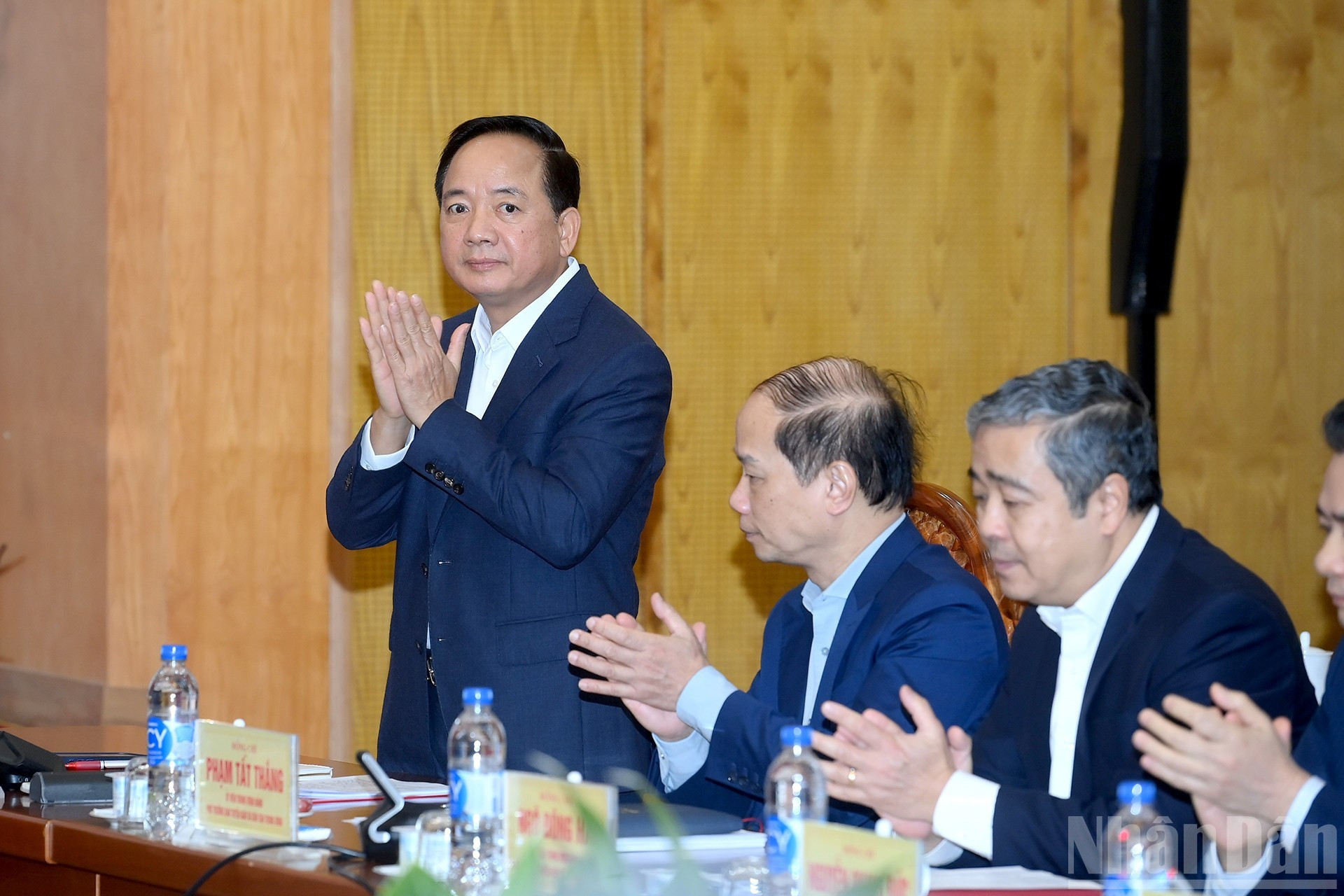 Miembros de la Comisión de Propaganda y Movilización de Masas del Comité Central del PCV.