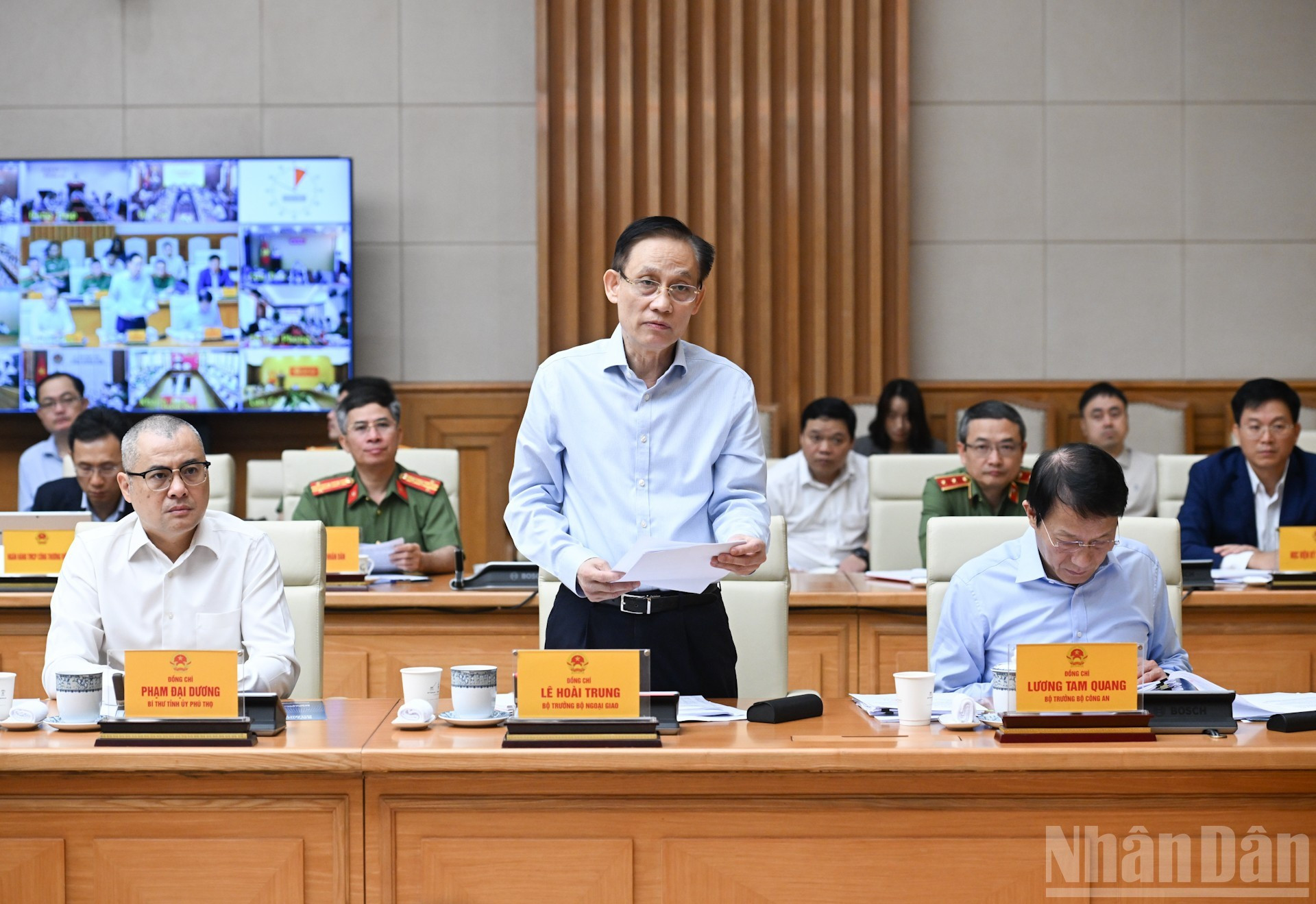 El ministro de Relaciones Exteriores, Le Hoai Trung, interviene en la cita.