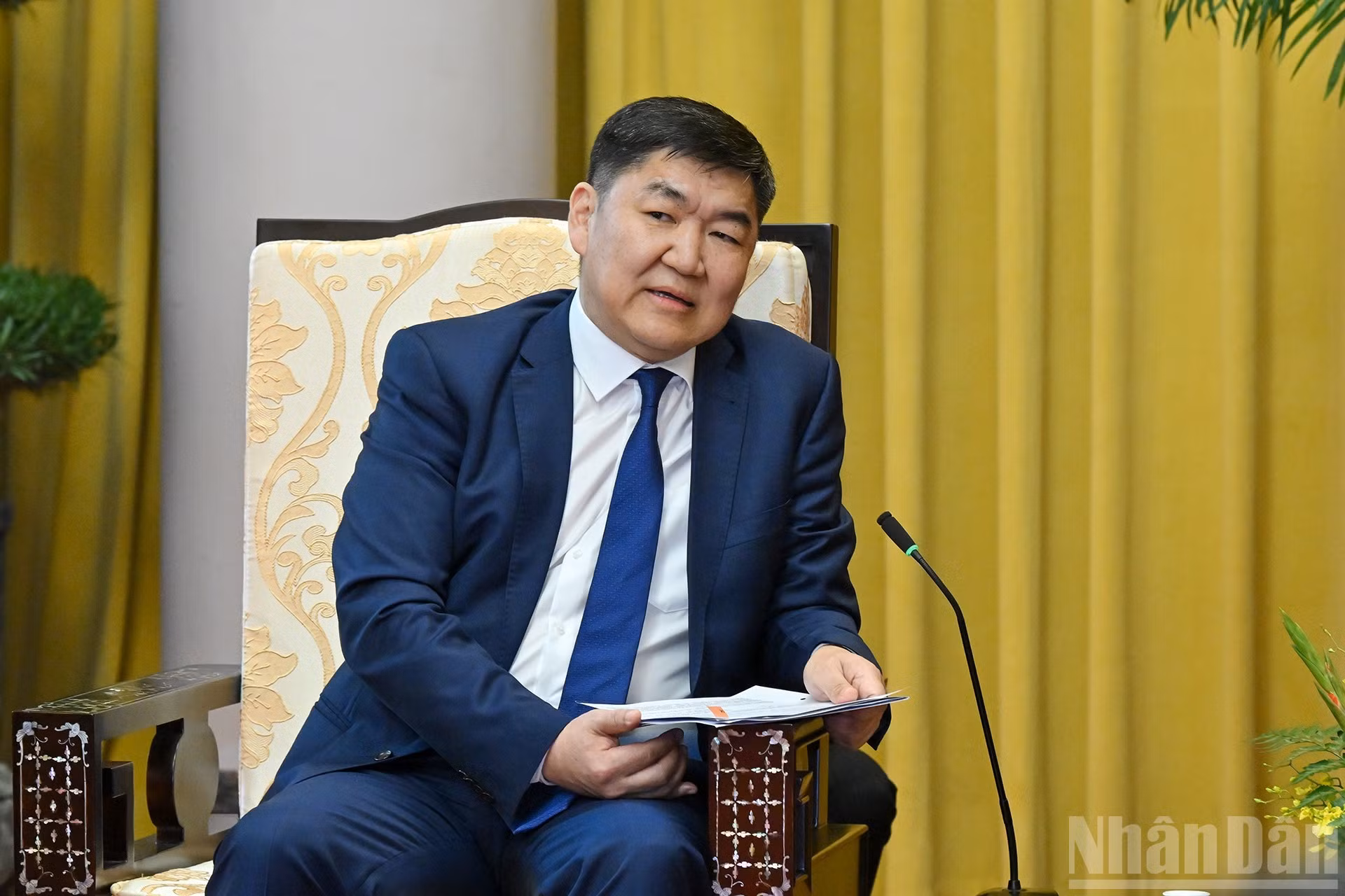 Ganzorig Damdin interviene en el acto.