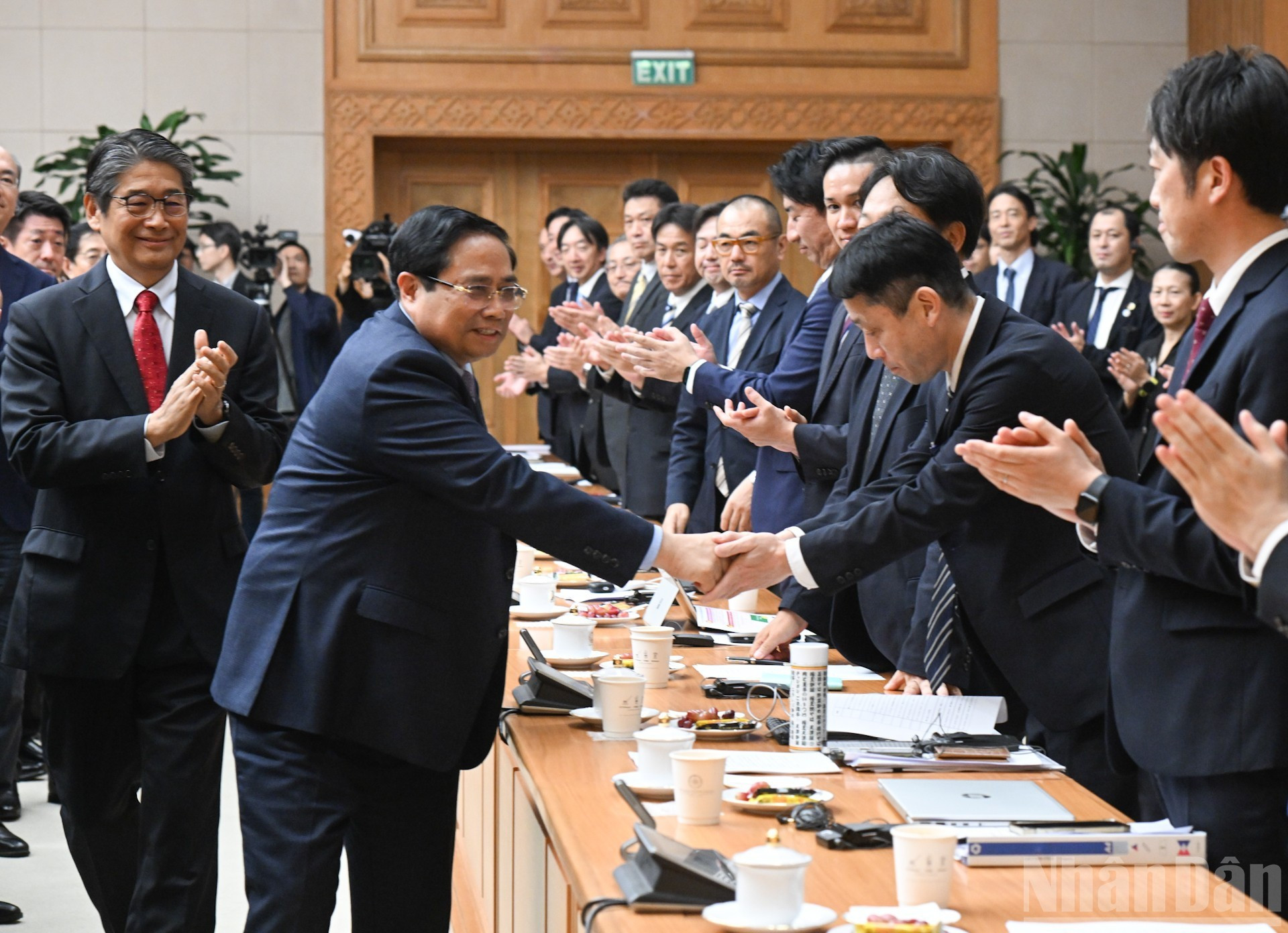[Foto] Premier vietnamita preside conversatorio con empresas japonesas