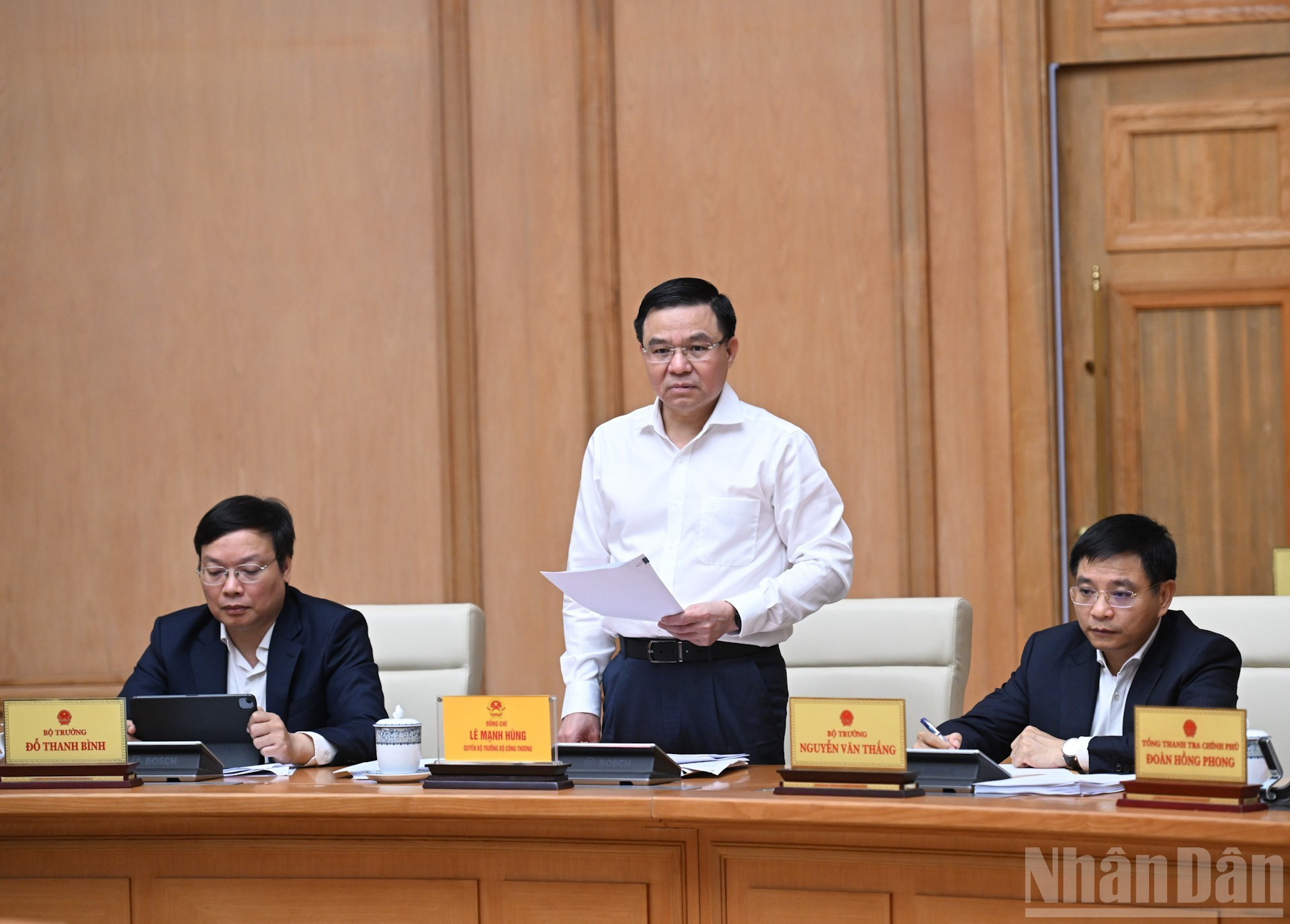 El ministro interino de Industria y Comercio, Le Manh Hung, en el evento.