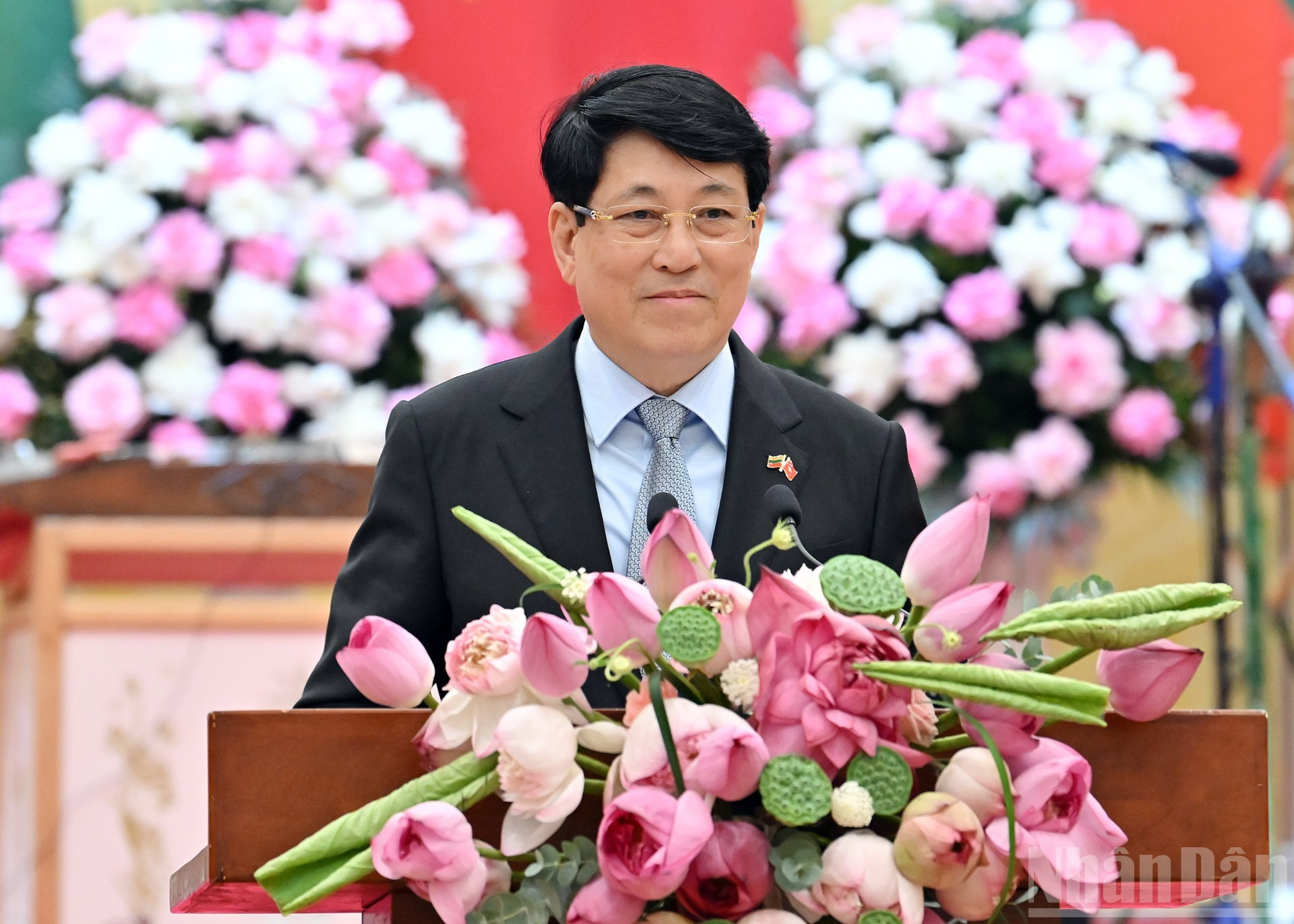 Luong Cuong habla en el acto.