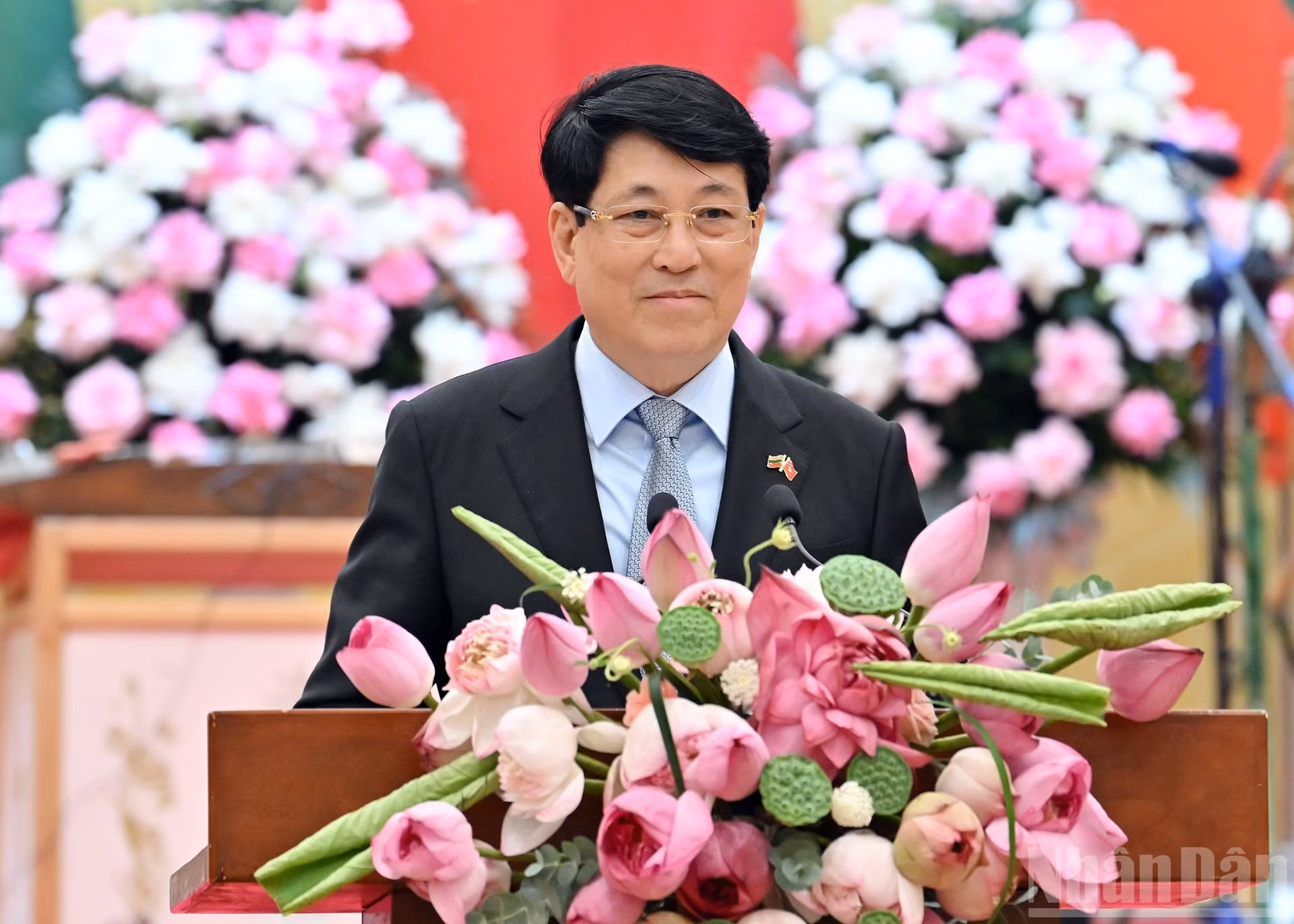 Luong Cuong habla en el acto.