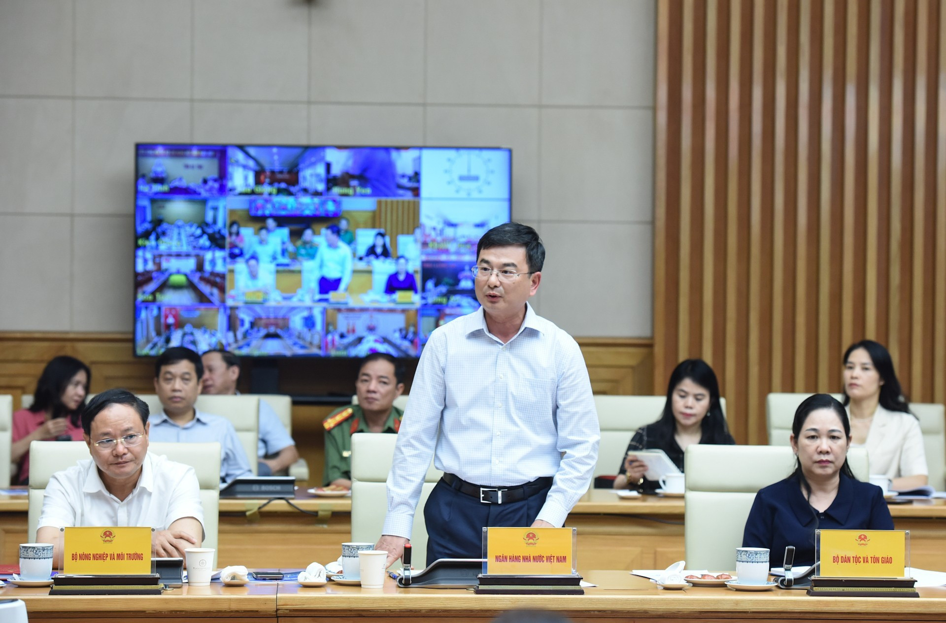 El vicegobernador del Banco Estatal de Vietnam Pham Thanh Ha habla en la cita. El vicegobernador del Banco Estatal de Vietnam Pham Thanh Ha habla en la cita.