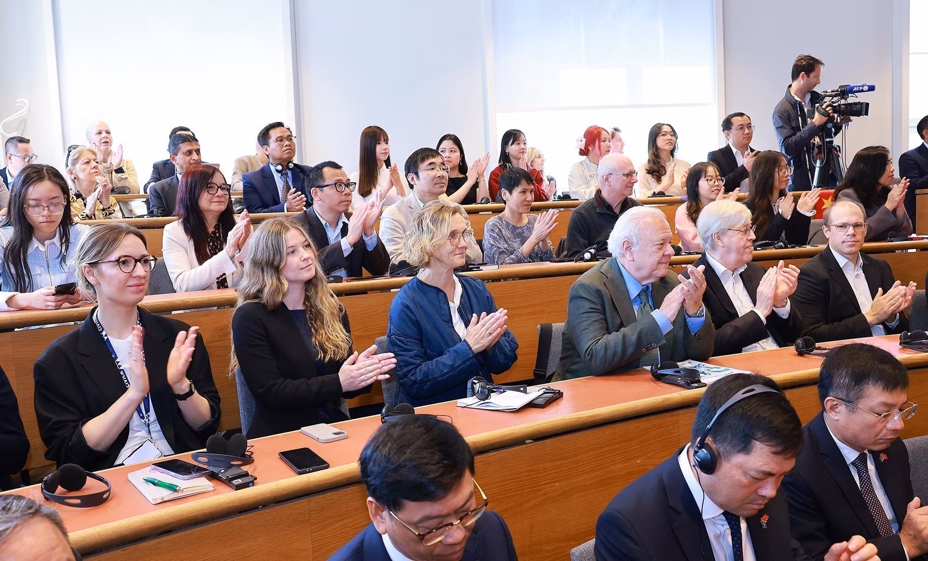 Asistentes a la cita.