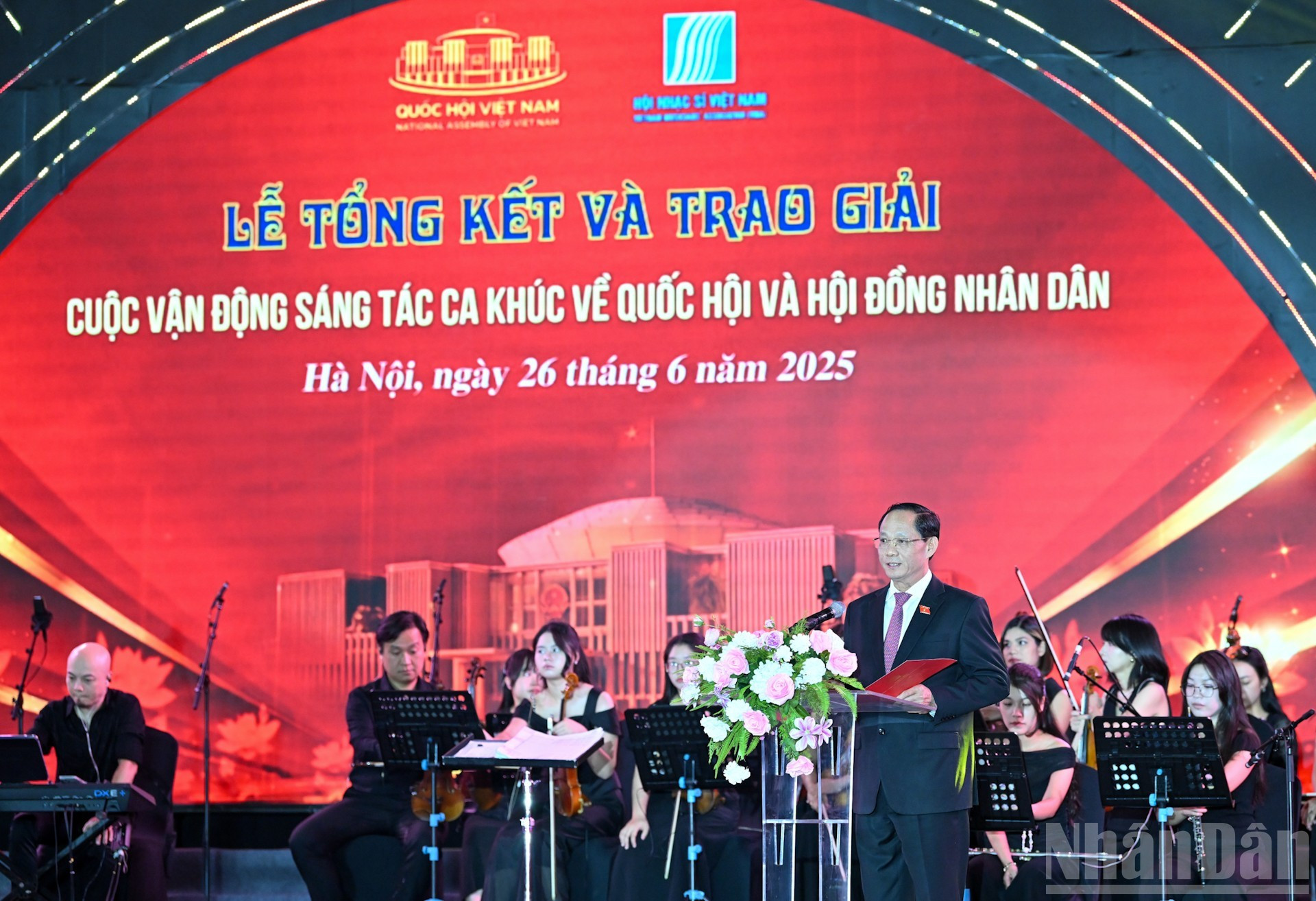 El vicepresidente de la Asamblea Nacional Tran Quang Phuong habla en la ceremonia.