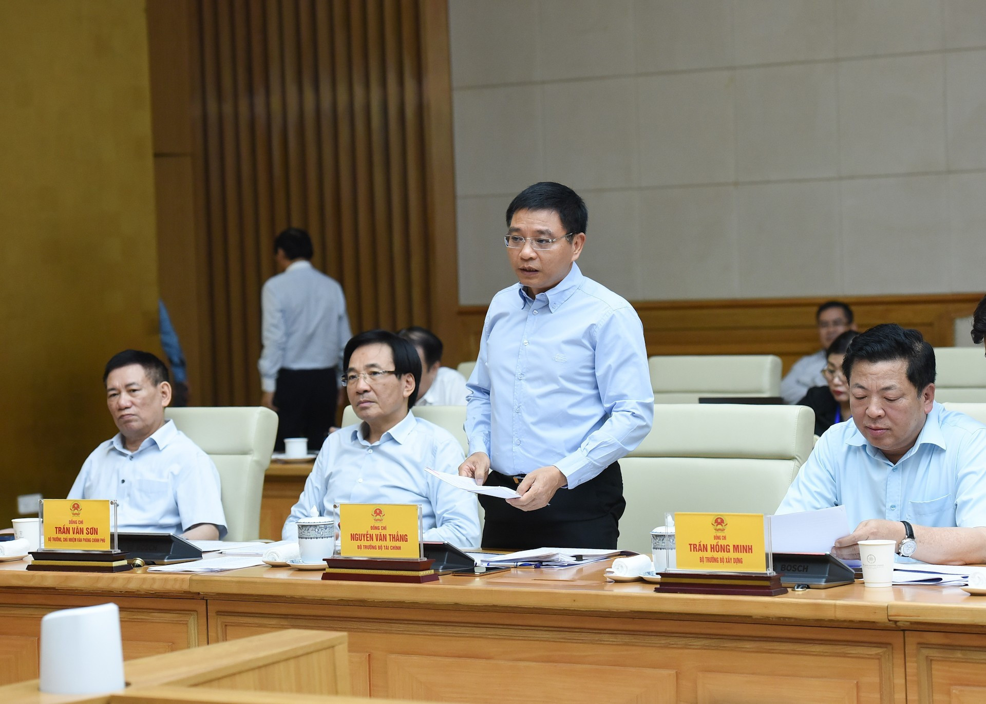 El ministro de Finanzas, Nguyen Van Thang, habla en el acto. El ministro de Finanzas, Nguyen Van Thang, habla en el acto.