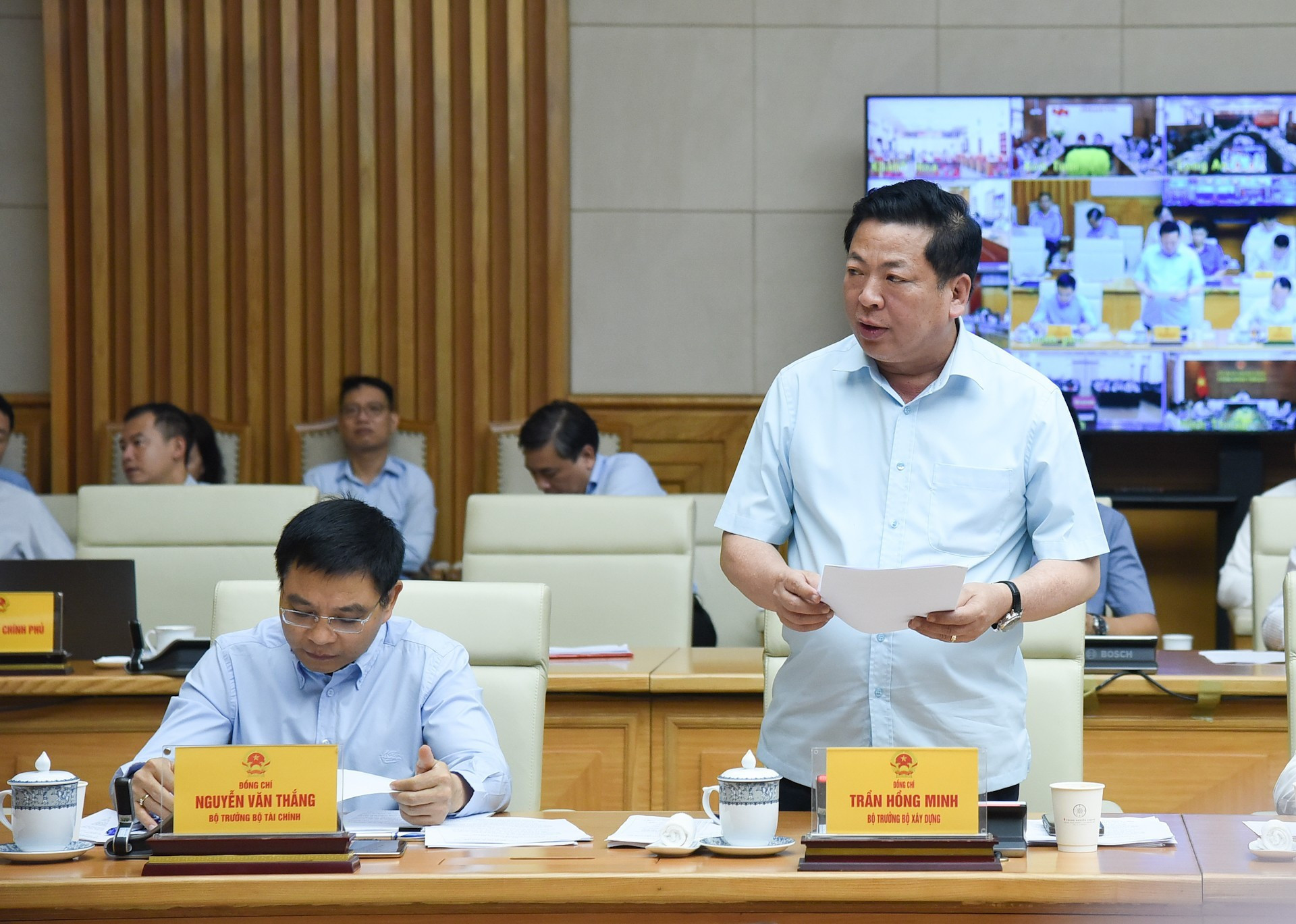 El Ministro de Construcción, Tran Hong Minh, en la reunión. El Ministro de Construcción, Tran Hong Minh, en la reunión.