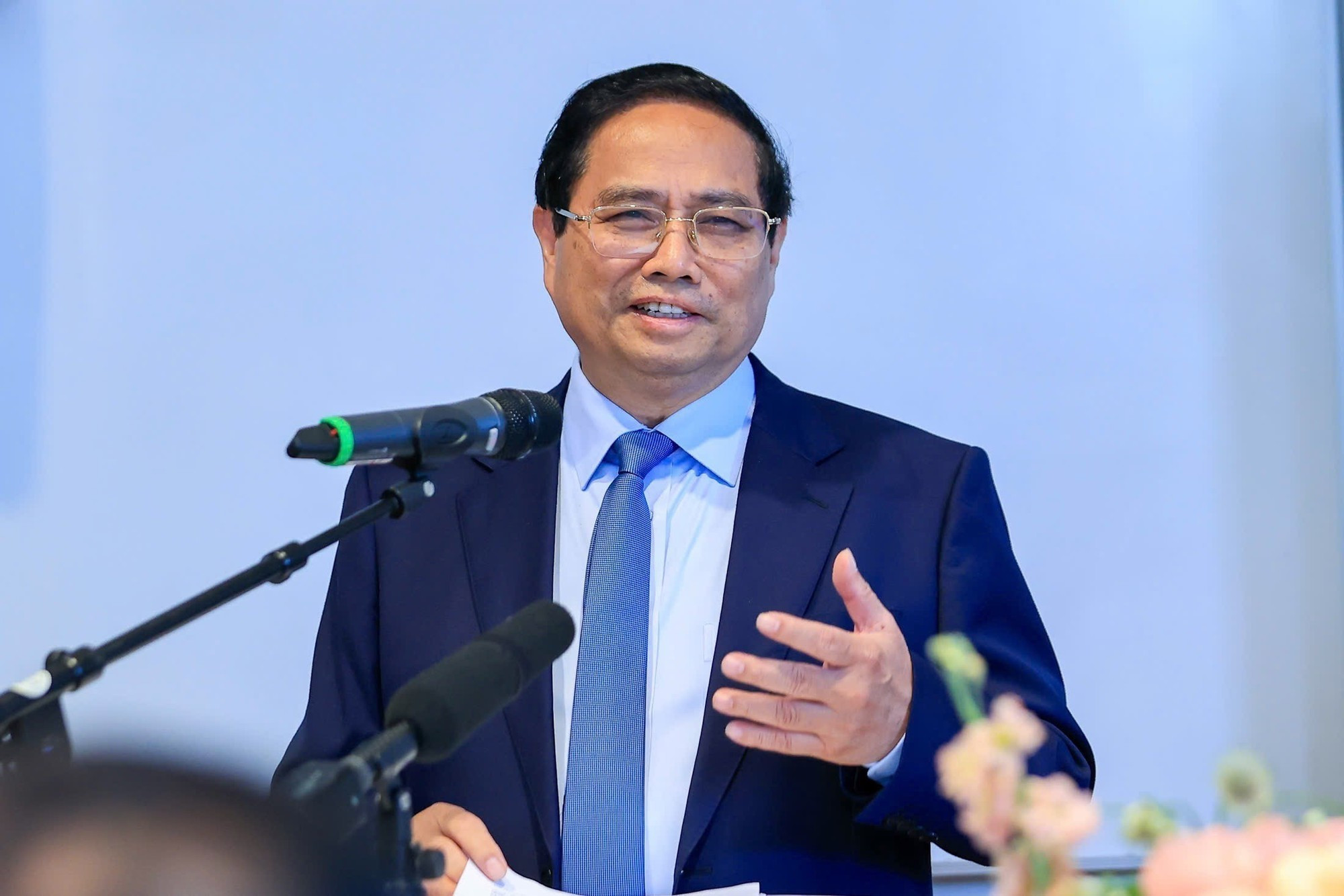 [Foto] Premier vietnamita pronuncia un discurso sobre políticas en Escuela de Economía de Estocolmo
